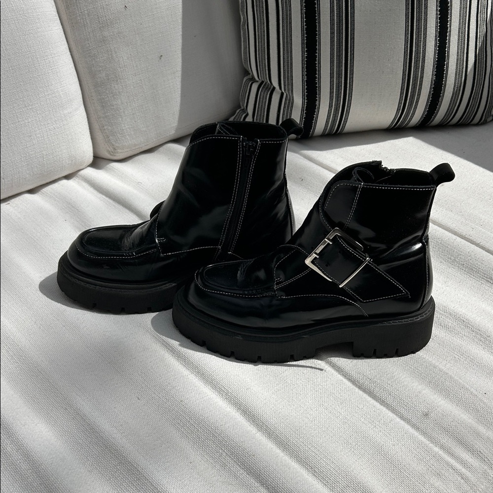 MAEVE adorable Black patent Ankle Boots with silver buckle. Like new !